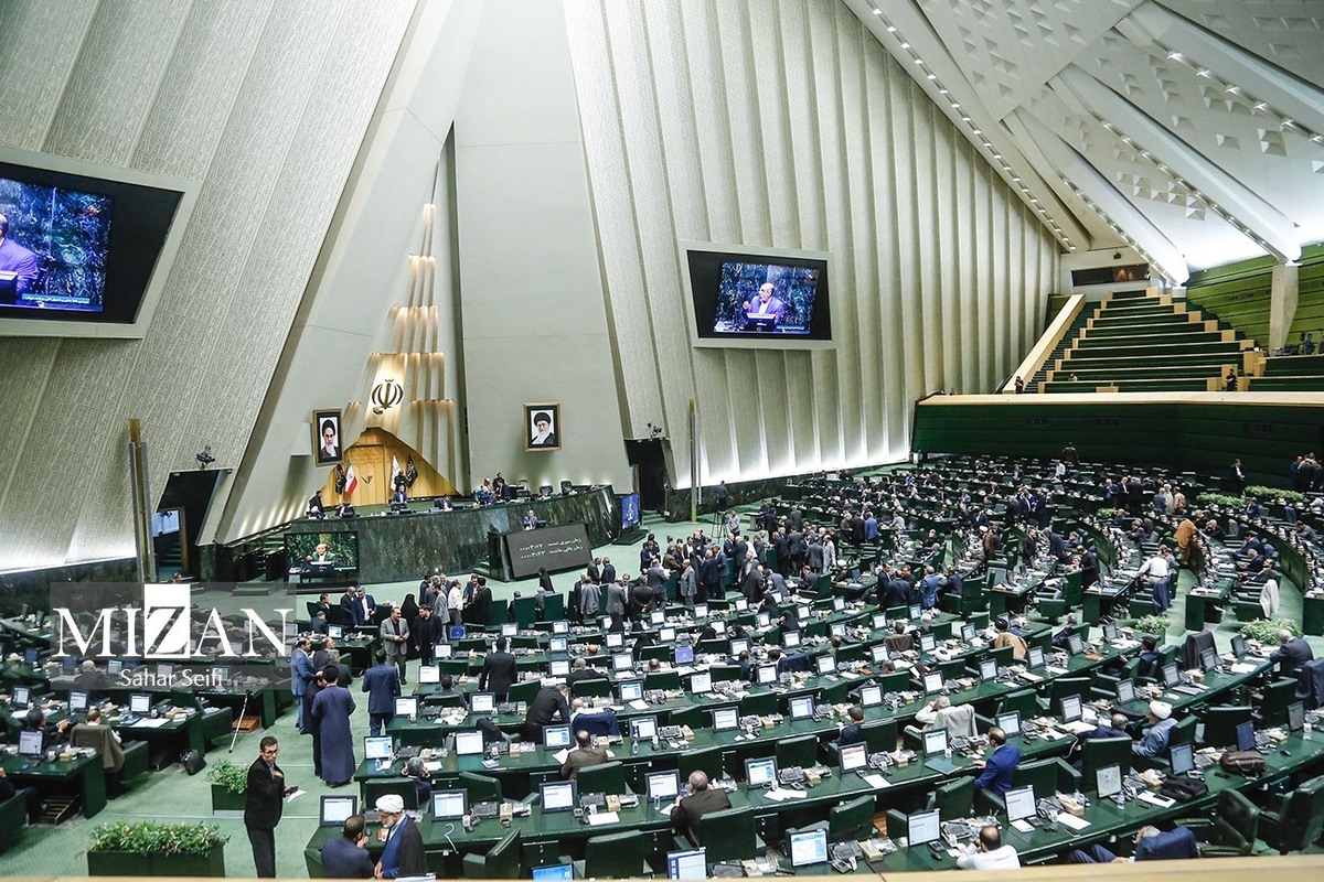 لایحه موافقت خدمات هوایی دوجانبه ایران و عراق به مجمع تشخیص مصلحت ارجاع شد لایحه موافقت خدمات هوایی دوجانبه ایران و عراق به مجمع تشخیص مصلحت ارجاع شد